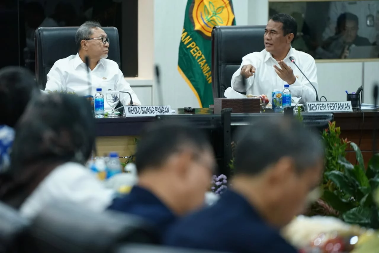 reformasi-regulasi-pemerintah-pangkas-145-aturan-untuk-tingkatkan-distribusi-pupuk-bagi-petani
