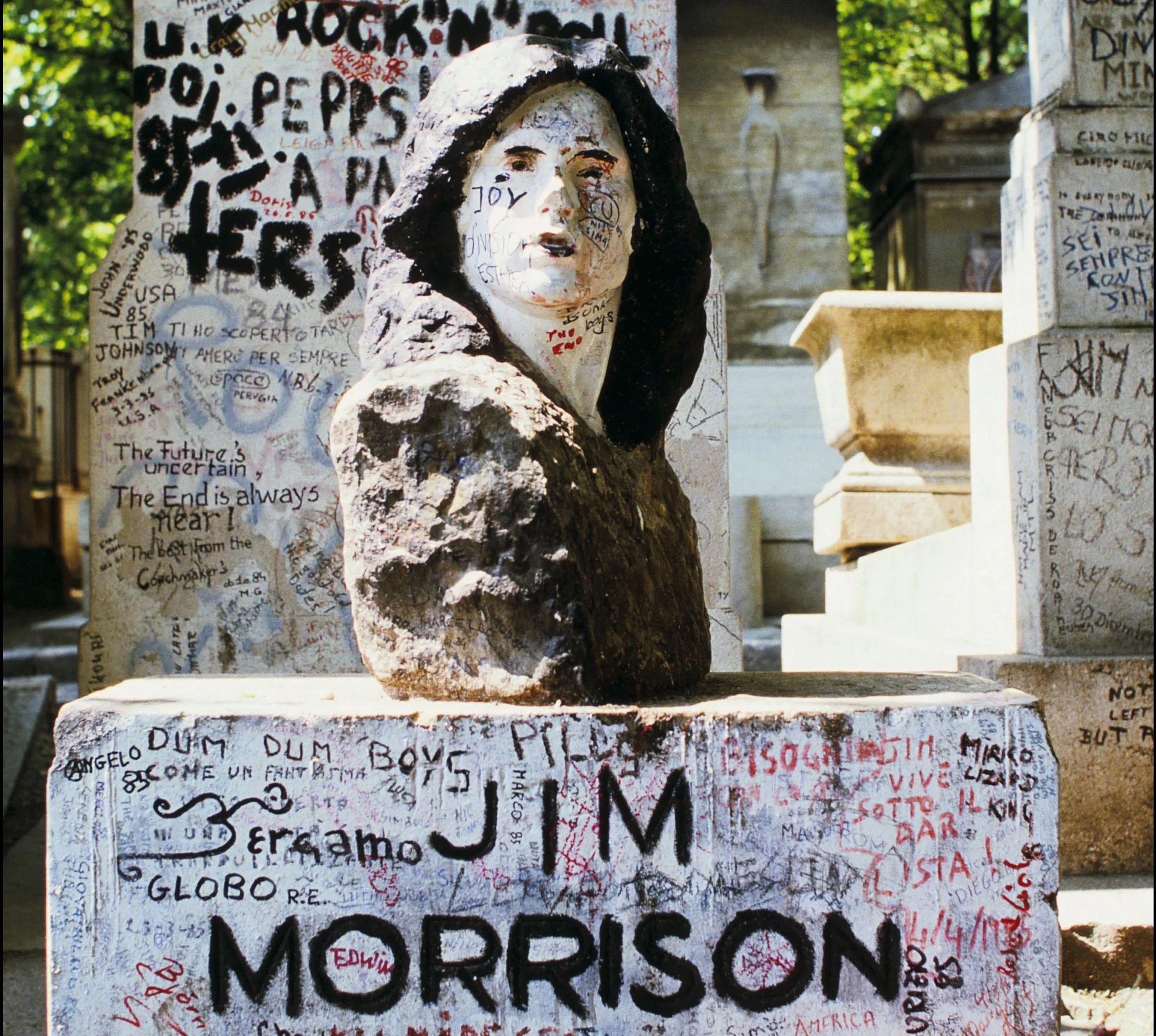 patung-ikonik-jim-morrison-kembali-ke-paris-setelah-hilang-37-tahun